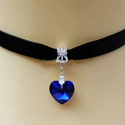Elegantna žametna choker ogrlica z obeskom srca 2 barvi